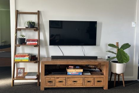 Photo of property in 2 Dawick Street, Foxton Beach, Foxton, 4815