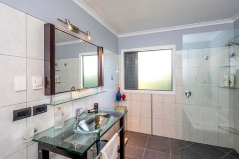 Photo of property in 8a Queenwood Road, Levin, 5510