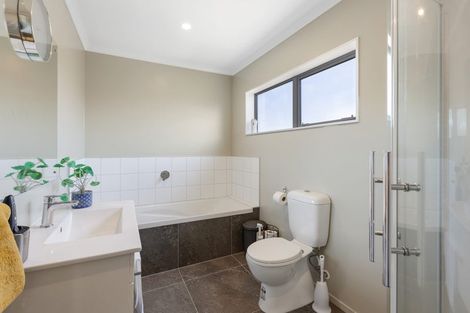 Photo of property in 22 Trelawny Terrace, Grenada Village, Wellington, 6037