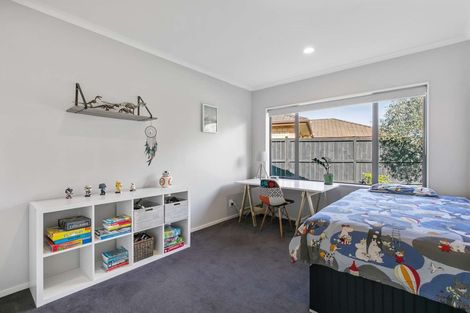 Photo of property in 56 Stranraer Crescent, Wattle Downs, Auckland, 2103