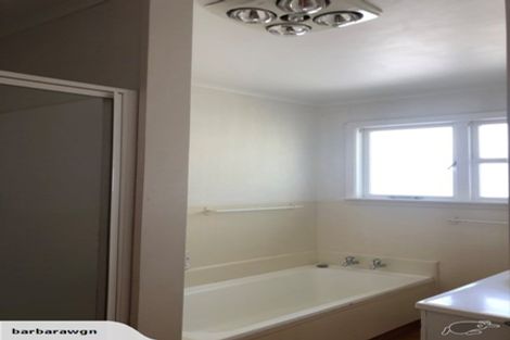 Photo of property in 15 Bancroft Terrace, Newlands, Wellington, 6037
