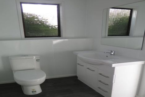 Photo of property in 70 Spinella Drive, Bayview, Auckland, 0629