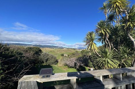 Photo of property in 24 Golf Road, Paraparaumu Beach, Paraparaumu, 5032