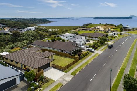 Photo of property in 47 Lynley Park Drive, Omokoroa, 3114