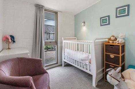 Photo of property in 3/9 Poinsettia Place, Henderson, Auckland, 0610