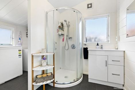 Photo of property in 13 Thurleigh Grove, Karori, Wellington, 6012