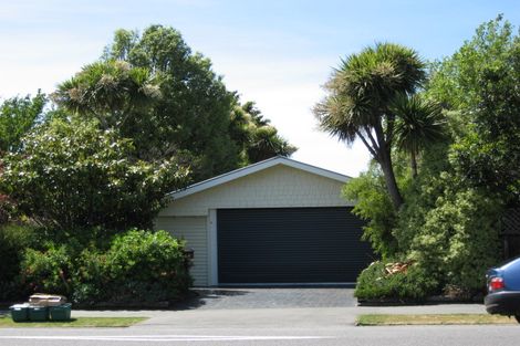 Photo of property in 64 Avonhead Road, Avonhead, Christchurch, 8042