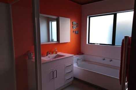 Photo of property in 22 Satara Crescent, Khandallah, Wellington, 6035