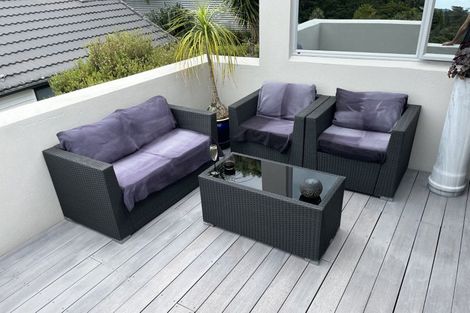 Photo of property in 14 Bush View Lane, Northcote Point, Auckland, 0627