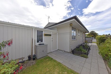 Photo of property in 35 Cavendish Road, Casebrook, Christchurch, 8051