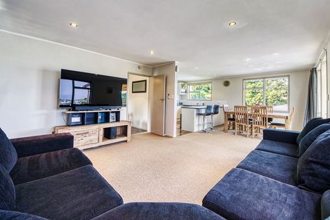 Photo of property in 32 Glenbervie Crescent, Massey, Auckland, 0614