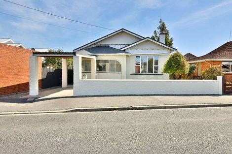 Photo of property in 64 Hargest Crescent, Saint Kilda, Dunedin, 9012