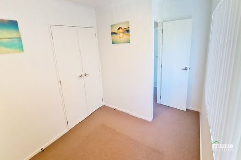 Photo of property in 14 Arthur Rolfe Lane, Swanson, Auckland, 0614