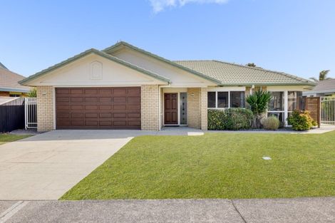 Photo of property in 16 Sandhurst Drive, Papamoa Beach, Papamoa, 3118