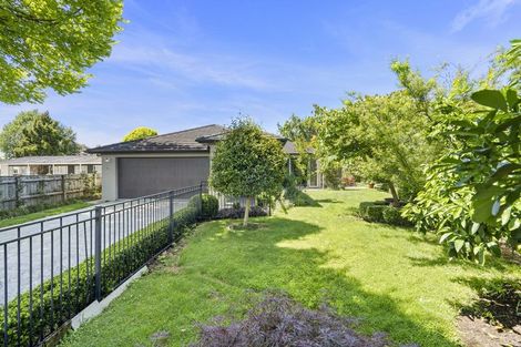 Photo of property in 61 Bowen Street, Cambridge, 3434