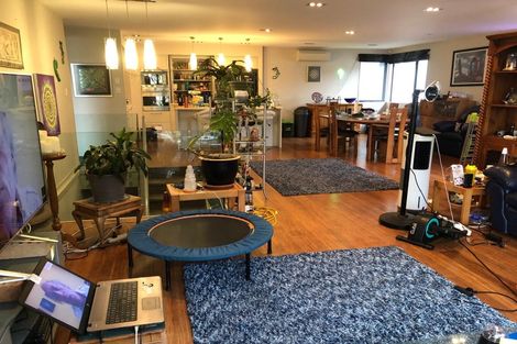 Photo of property in 87 Knights Road, Rothesay Bay, Auckland, 0630