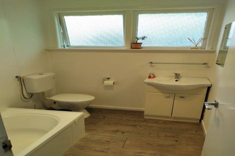 Photo of property in 2/14 Ozich Avenue, Te Atatu South, Auckland, 0610