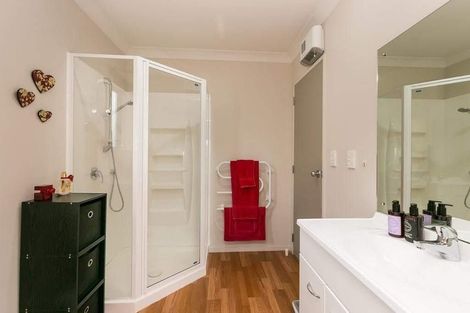 Photo of property in 28 Erlestoke Crescent, Churton Park, Wellington, 6037