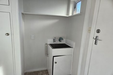 Photo of property in 1/170 Ruahine Street, Roslyn, Palmerston North, 4414