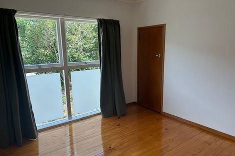 Photo of property in 2/70 Gladstone Road, Northcote, Auckland, 0627