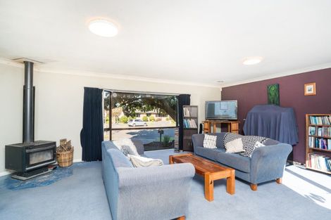 Photo of property in 15 Rothesay Place, Highbury, Palmerston North, 4412