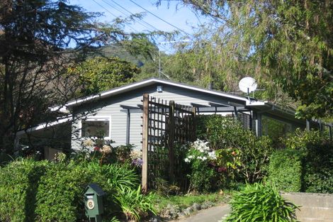Photo of property in 8 Manuka Street, Stokes Valley, Lower Hutt, 5019