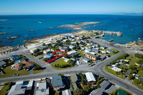 Photo of property in 2 Weka Road, South Bay, Kaikoura, 7300