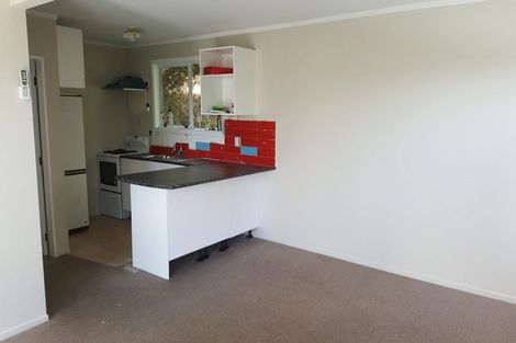 Photo of property in 31 Omega Street, Newlands, Wellington, 6037