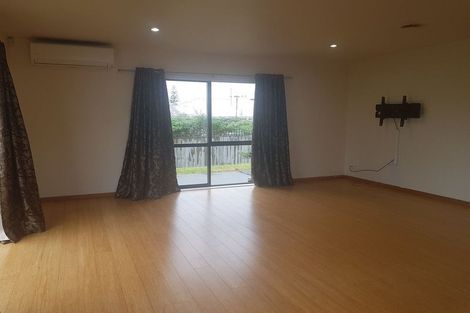 Photo of property in 79a Stanley Road, Glenfield, Auckland, 0629