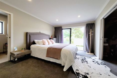 Photo of property in 9 Henrietta Maxwell Grove, Wainuiomata, Lower Hutt, 5014