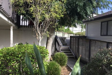 Photo of property in 8c Schnapper Rock Road, Schnapper Rock, Auckland, 0632