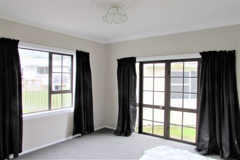 Photo of property in 414 Stokes Valley Road, Stokes Valley, Lower Hutt, 5019