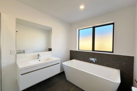 Photo of property in 64 Bill Hammond Drive, Belfast, 8051