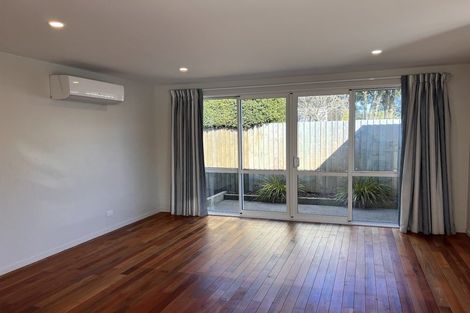 Photo of property in 18 Derrett Place, Saint Martins, Christchurch, 8022