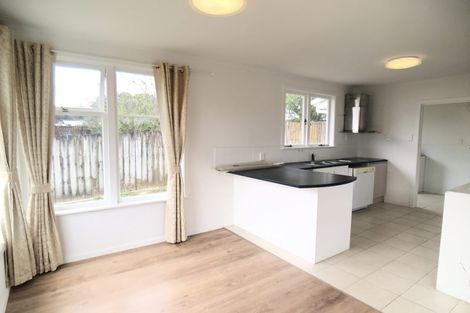 Photo of property in 8a Harrington Road, Henderson, Auckland, 0610