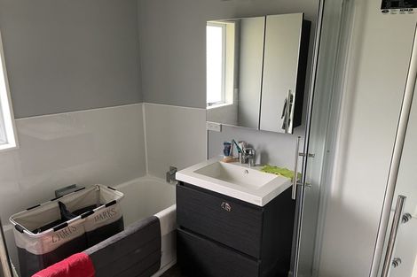 Photo of property in 6 Penlington Place, Karori, Wellington, 6012