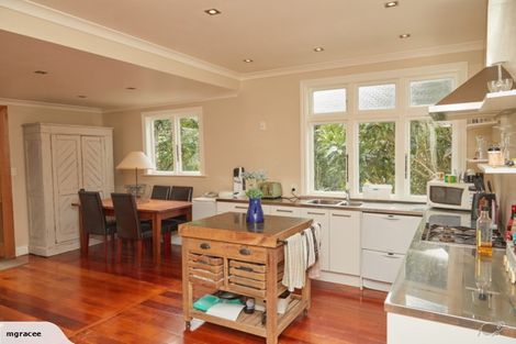 Photo of property in 53 Garden Road, Northland, Wellington, 6012