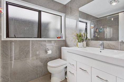 Photo of property in 18 Belinda Avenue, Flat Bush, Auckland, 2023