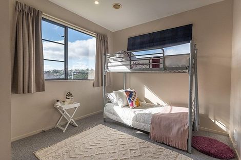 Photo of property in 5 Kaweka Close, Aotea, Porirua, 5024