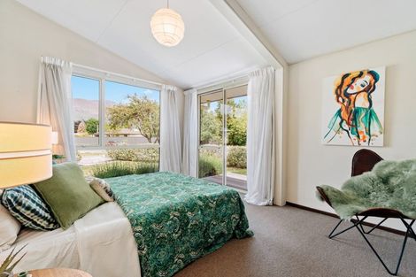 Photo of property in 21 Hunter Crescent, Wanaka, 9305