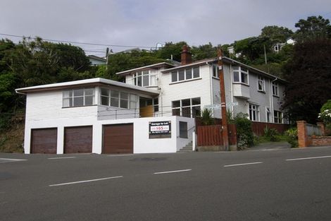 Photo of property in 2 Sugarloaf Road, Brooklyn, Wellington, 6021