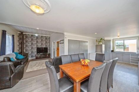 Photo of property in 43 Grey Street, Normanby, Hawera, 4614