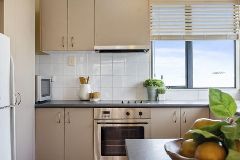 Photo of property in Capri Apartments, 5 The Mall, Mount Maunganui, 3116