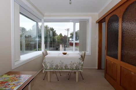 Photo of property in 6 Craig Place, Redwood, Christchurch, 8051