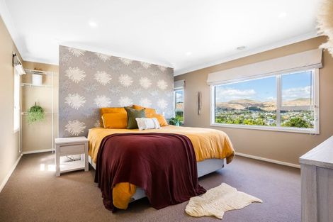 Photo of property in 37 Nelson Avenue, Aotea, Porirua, 5024