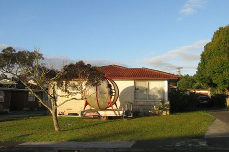 Photo of property in 2/16 Mannering Place, Hillcrest, Auckland, 0627