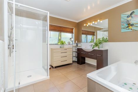 Photo of property in 37 Mangauika Road, Pirongia, Te Awamutu, 3876