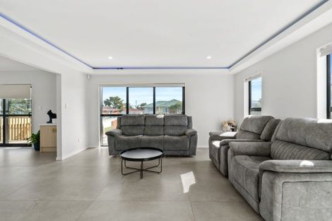 Photo of property in 15 Tomlinson Street, Hillpark, Auckland, 2102