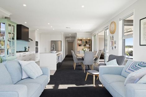 Photo of property in 120 Lisle Farm Drive, Pukekohe, 2120