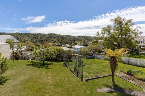 Photo of property in 82 Milton Terrace, Picton, 7220